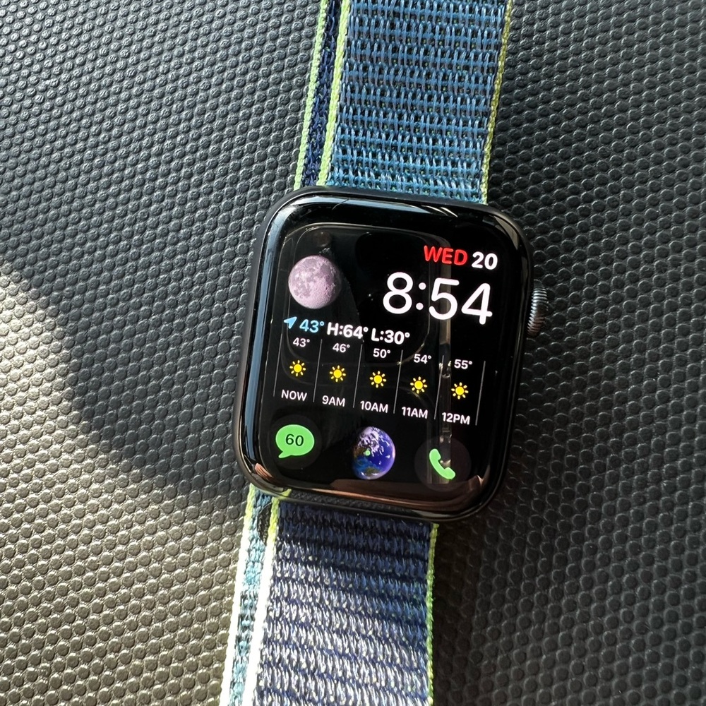 Apple Watch SE 44mm. Comes with charger has a wear scratches but nothing major.